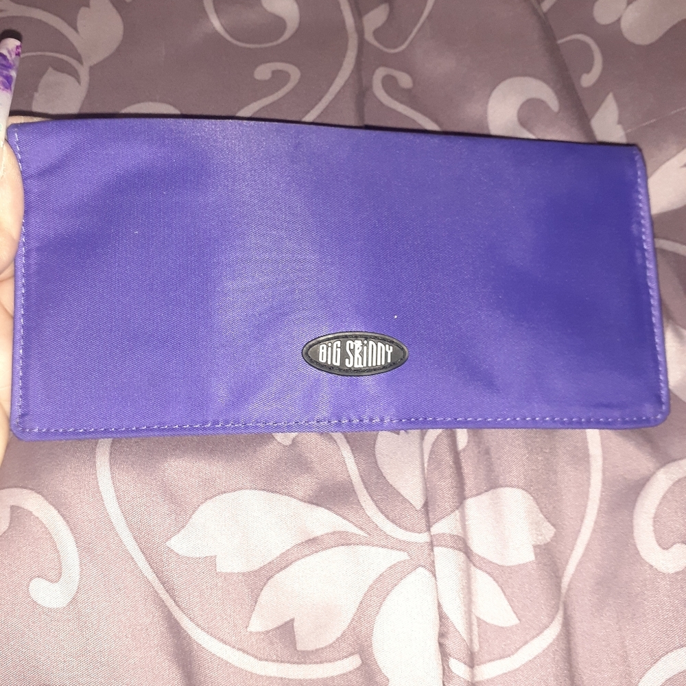 Big skinny wallet